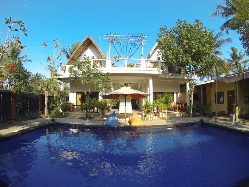 Indigenous Bungalow غيلي تراوانغان المظهر الخارجي الصورة